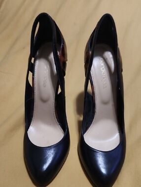 Sergio Rossi Black Leather Pointed-Toe Slingback Heels with Brown Accents